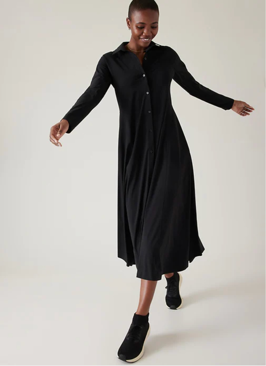 Black travel shop dress with pockets